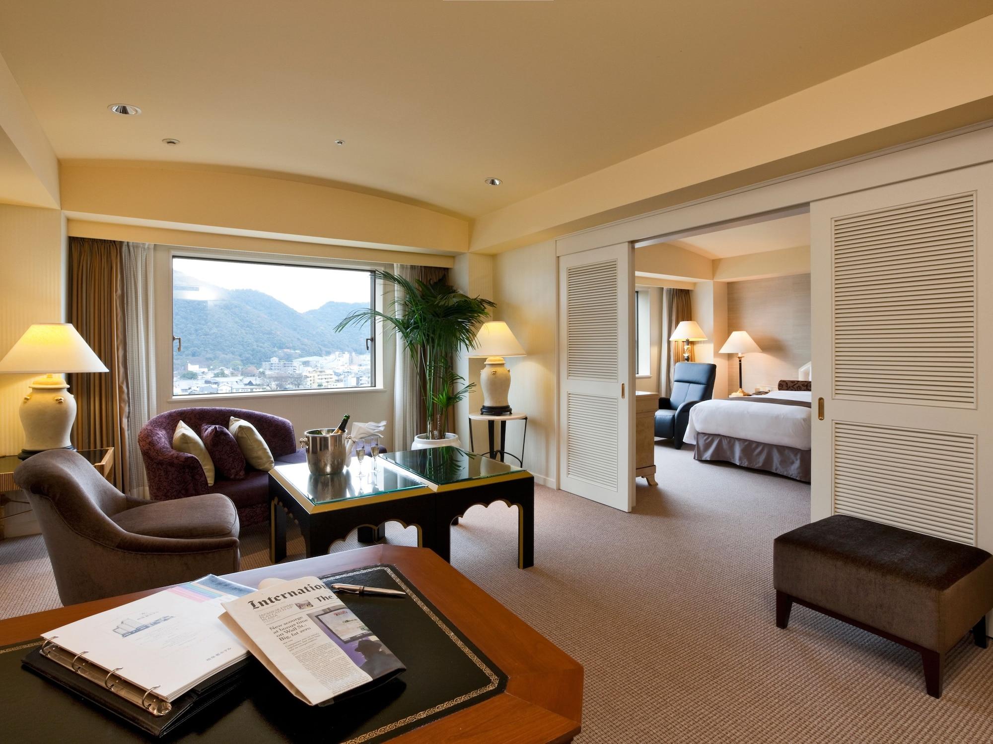 미야코 호텔 기후 나가라가와 외부 사진 A suite at the hotel