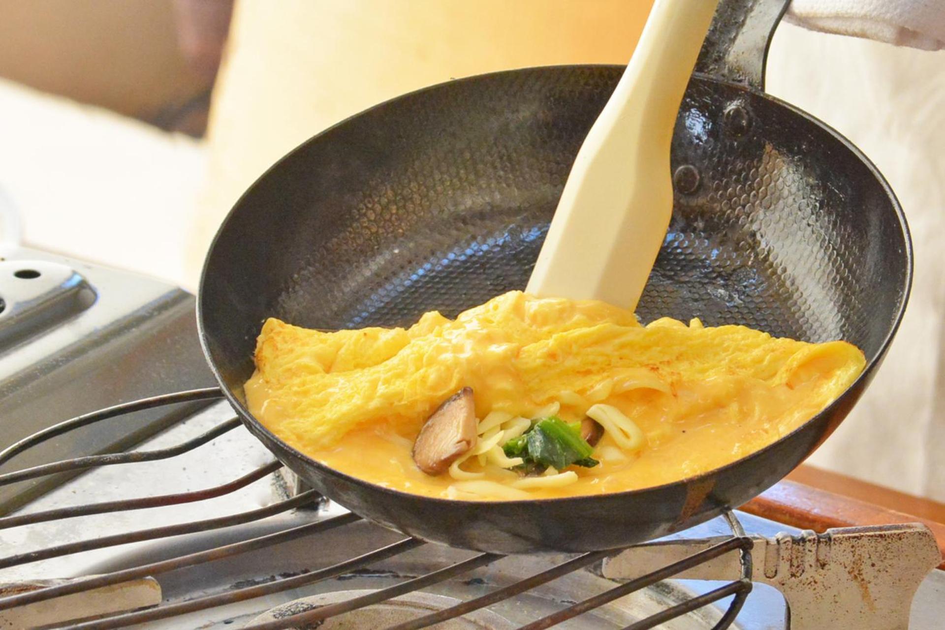미야코 호텔 기후 나가라가와 외부 사진 Egg foo young being cooked