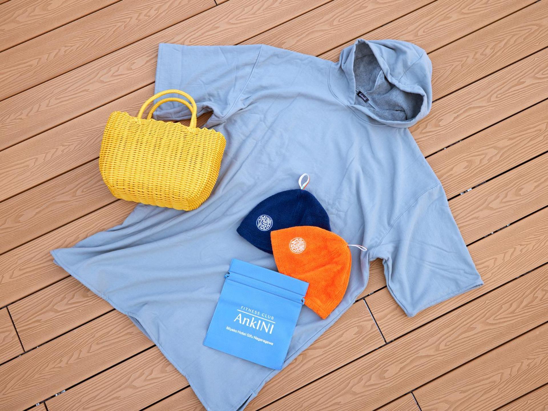 미야코 호텔 기후 나가라가와 외부 사진 A blue sun shirt